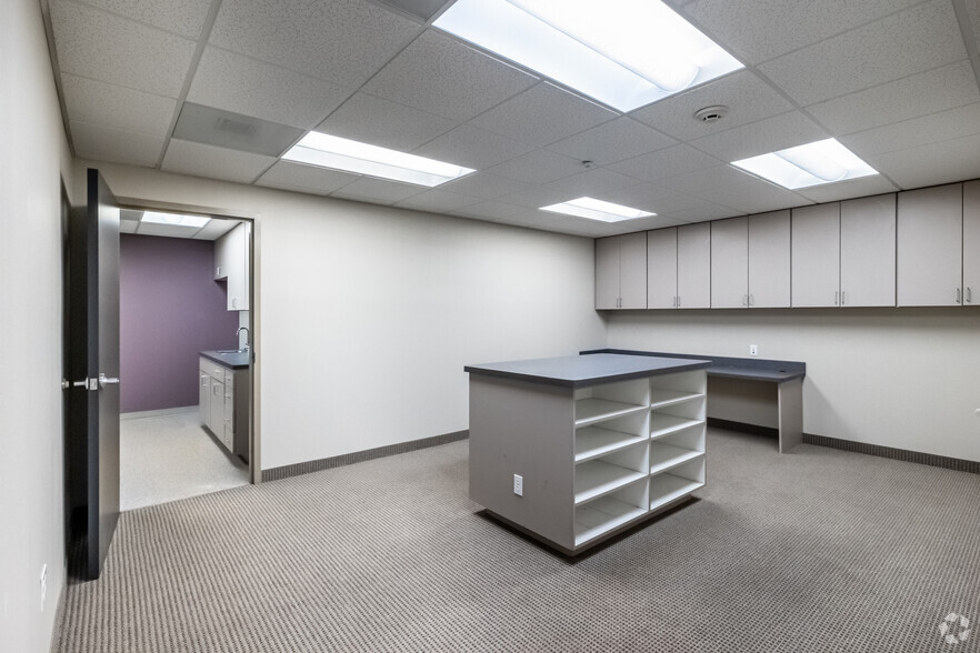 More Photos Of 2525 Ridgmar Blvd, Fort Worth Office For Lease