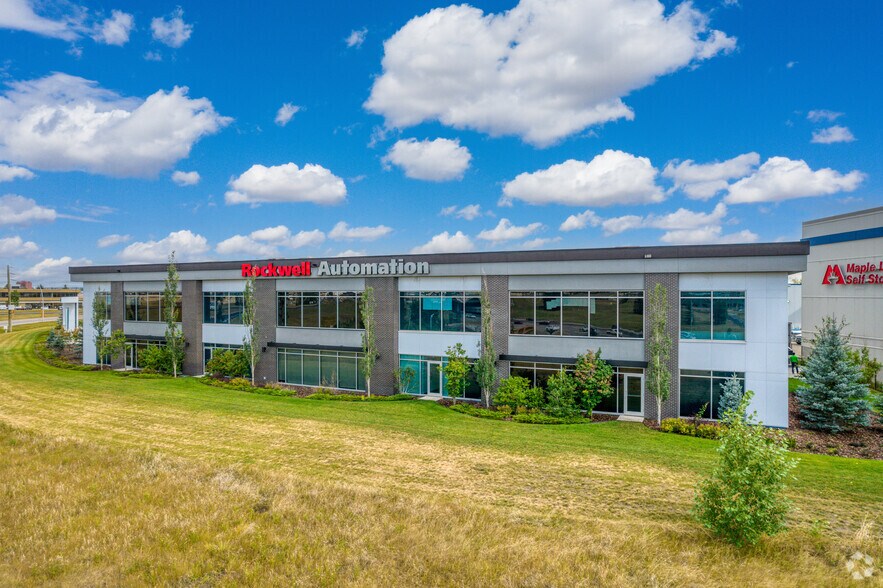 More Photos Of 709 64 Av SE, Calgary Office For Lease