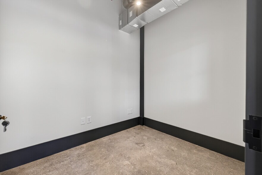 More Photos Of 200 Barrett St, Monroe Warehouse For Lease