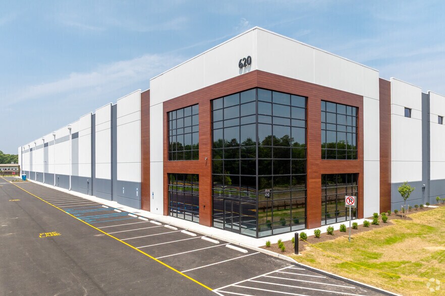 Primary Photo Of 620 W Commodore Boulevard, Jackson Distribution For Lease