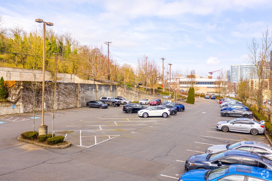 More Photos Of 4550 S Macadam Ave, Portland Office For Sale