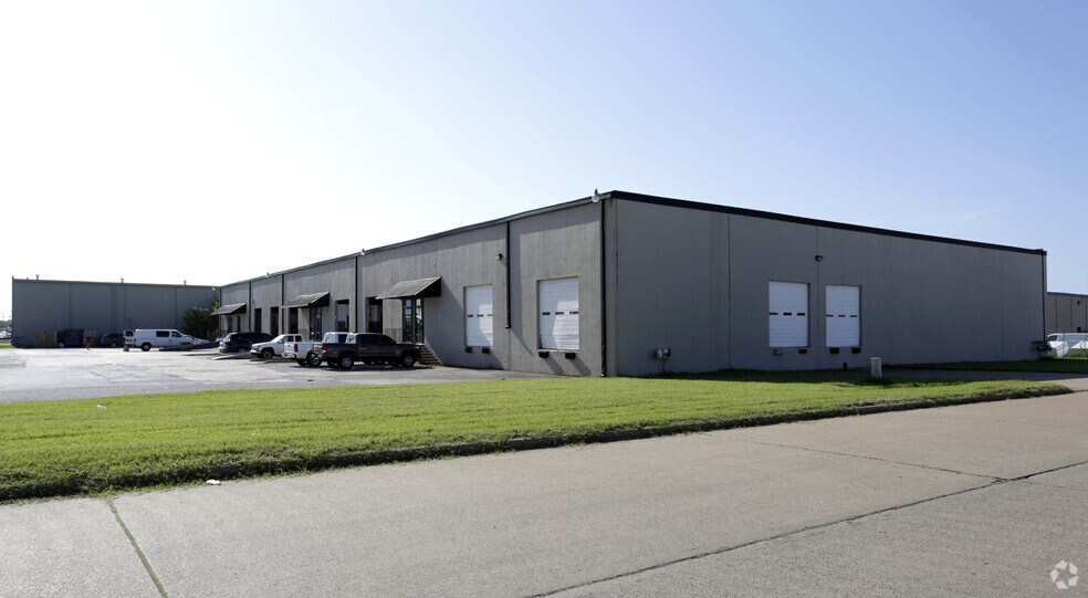 Primary Photo Of 6400-6428 Midway Rd, Haltom City Warehouse For Lease