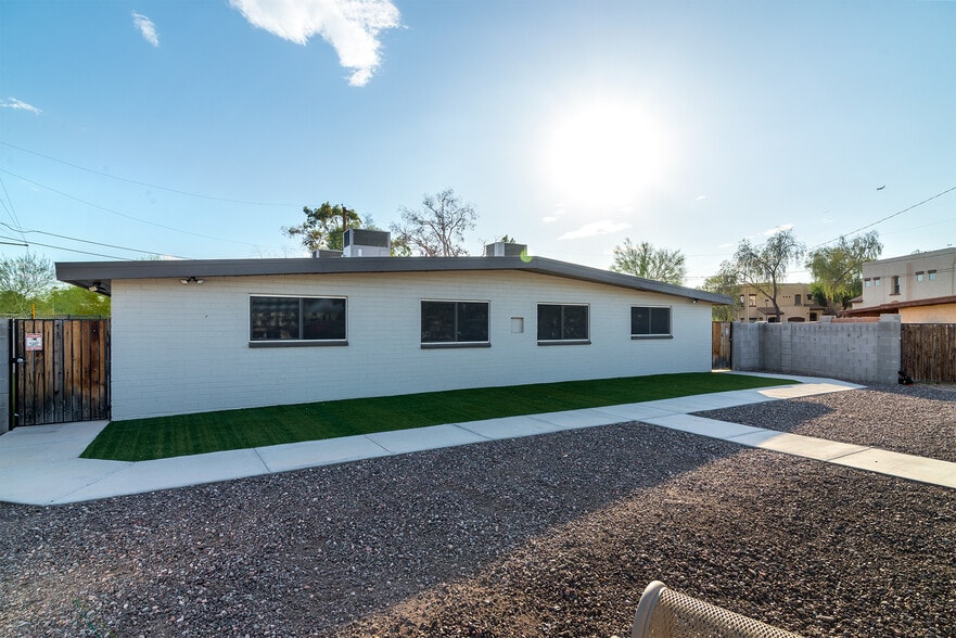 More Photos Of 914 S Kenwood Cir, Tempe Apartments For Sale