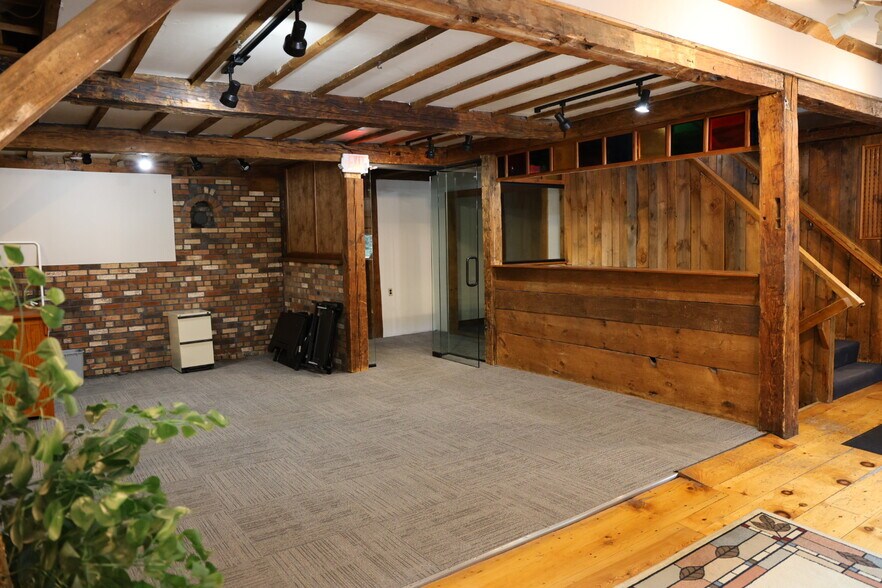 More Photos Of 807 NH-3A, Bow Light Manufacturing For Sale