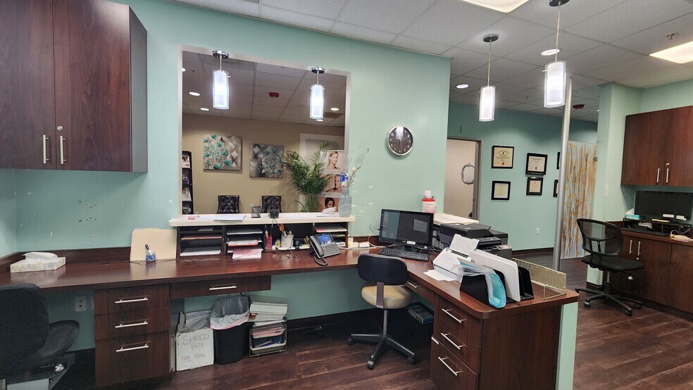 More Photos Of 3600 N Verdugo Rd, Glendale Office For Lease