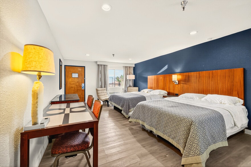 More Photos Of 67485 Hacienda Ave, Desert Hot Springs Hotel For Sale