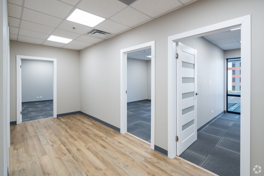 More Photos Of 9950 Lawrence Ave, Schiller Park Unknown For Lease