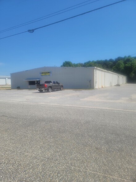 More Photos Of 1540 Parker Ln, Enterprise Warehouse For Sale