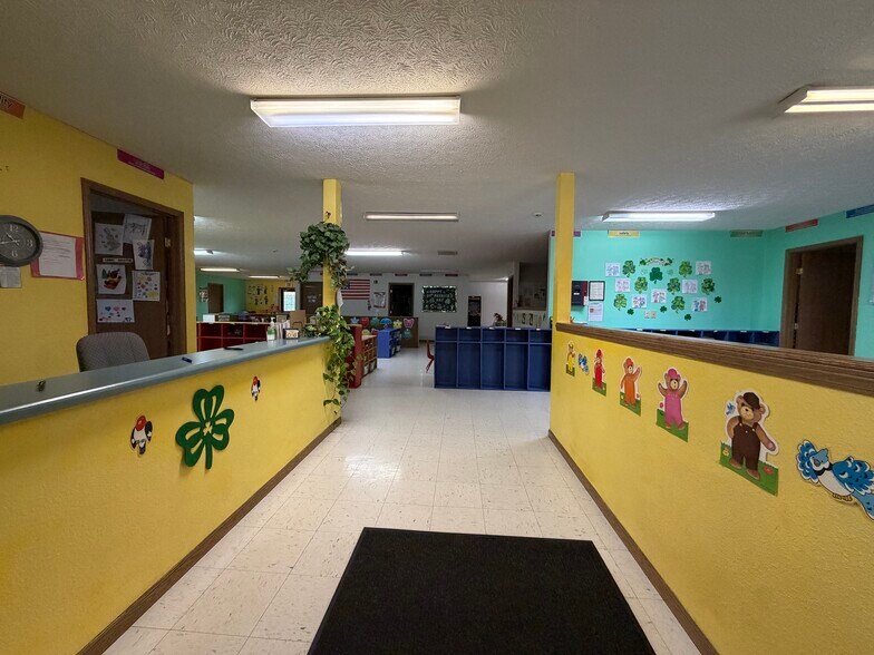 More Photos Of 100 Bosa Dr, Saint Robert Health Club For Sale