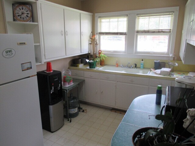 More Photos Of 108 Cedar St, Carrollton Office Residential For Sale