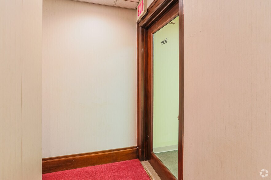 Photo of 19th Floor Ste 1902