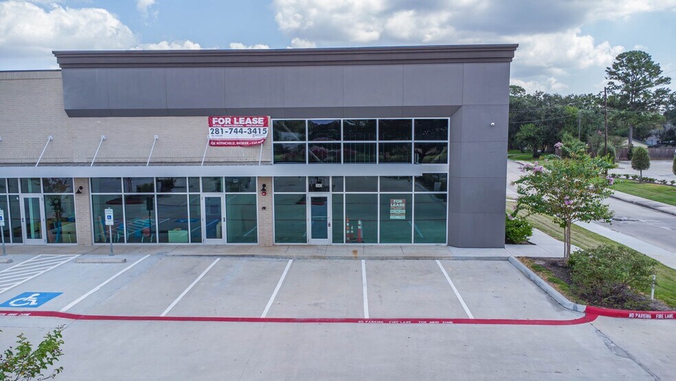 More Photos Of 501 S Friendswood Dr, Friendswood Storefront Retail Office For Lease