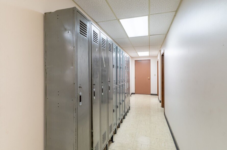 More Photos Of 5539 Gundy Dr, Midvale Industrial For Sale