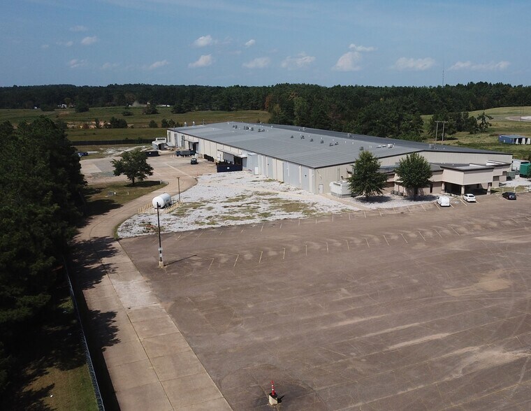 More Photos Of 56 County Road 166, Oxford Warehouse For Lease