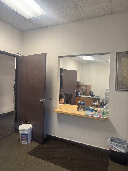More Photos Of 4974 S Rainbow Blvd, Las Vegas Office For Sale