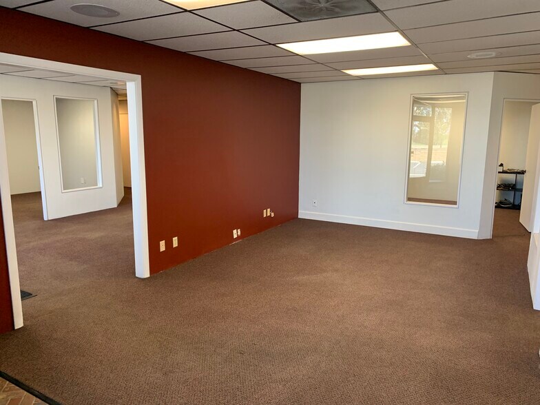 More Photos Of 4550 Kearny Villa Rd, San Diego Office For Sale