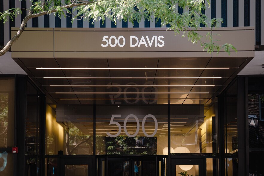 More Photos Of 500 Davis St, Evanston Office For Lease