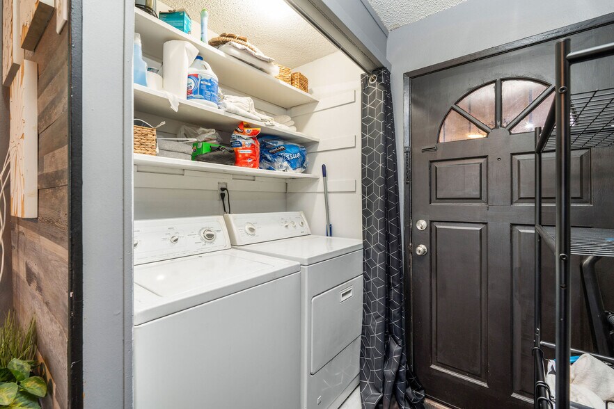 More Photos Of 12501 Kornblum Ave, Hawthorne Apartments For Sale