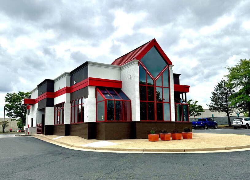 Primary Photo Of 10831 Promenade Ln, Manassas Fast Food For Sale