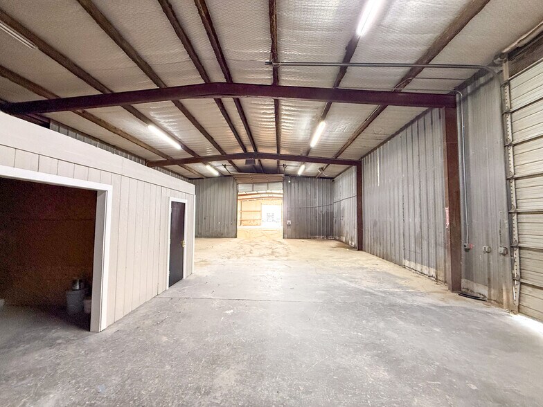 More Photos Of 7007 County 1283 Rd, Odessa Warehouse For Lease