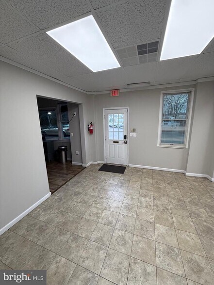 More Photos Of 476-486 Cambridge St, Fredericksburg Auto Dealership For Lease