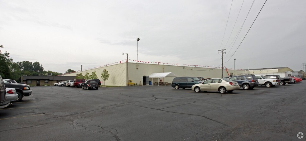 More Photos Of 799 Ladd Rd, Walled Lake Manufacturing For Lease