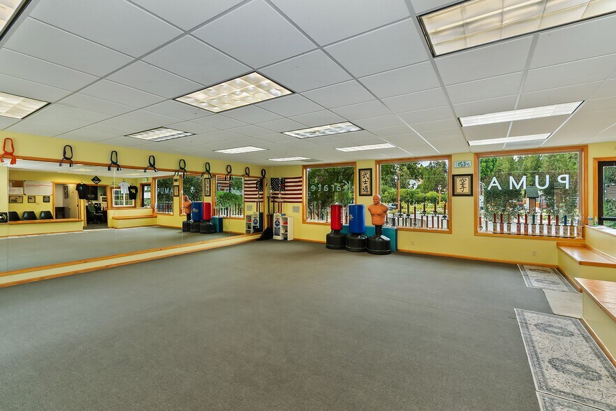 More Photos Of 42561 Moonridge Rd, Big Bear Lake Office For Sale