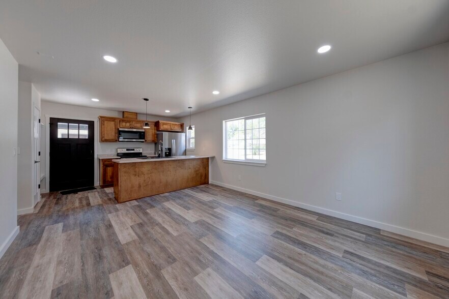 More Photos Of 744 E Loucks St, Sheridan Apartments For Sale