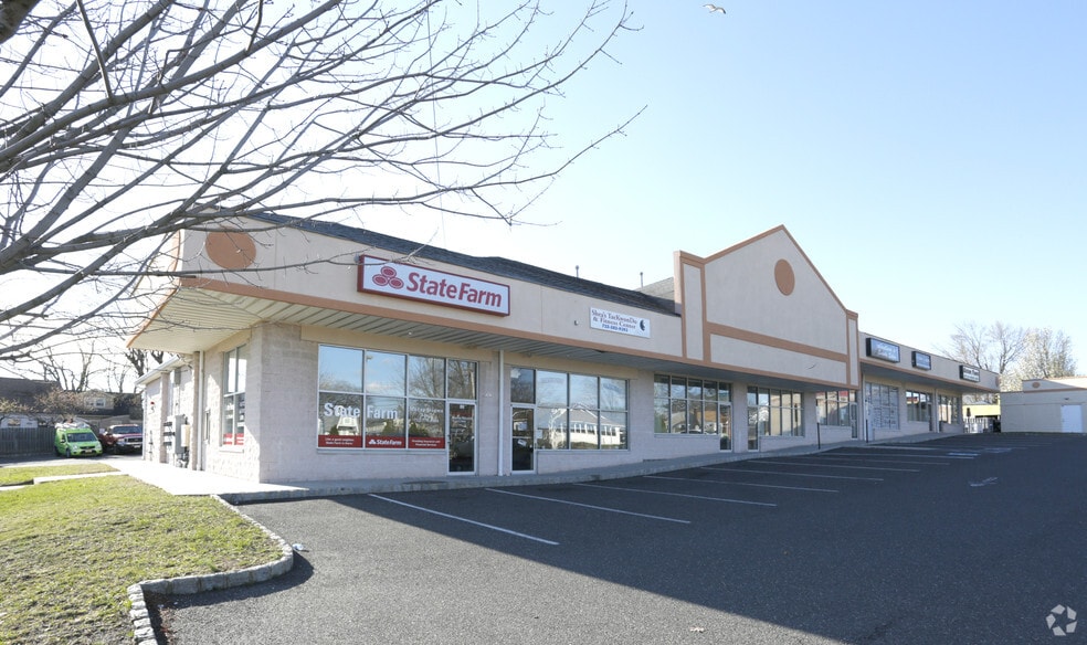 Primary Photo Of 86 Morris Ave, Neptune Unknown For Lease