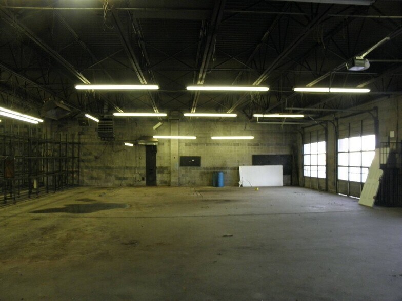 More Photos Of 1522 S Robinson Ave, Oklahoma City Auto Repair For Sale