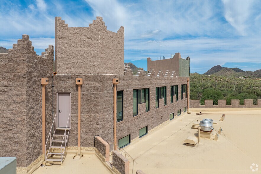 More Photos Of 4800 W Gates Pass Rd, Tucson Specialty For Sale