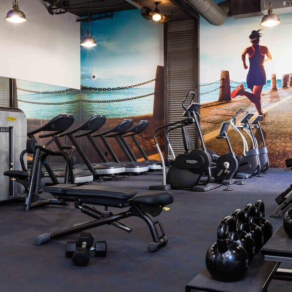 More Photos Of 1375-1411 Sycamore Ave, Hercules Unknown For Lease