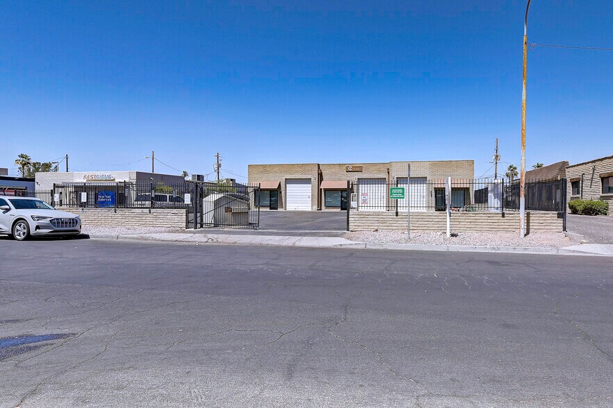 More Photos Of 2928 N 30th St, Phoenix Warehouse For Lease