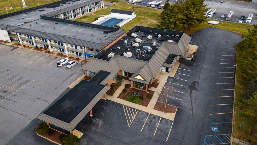 More Photos Of 250 Conicville Rd, Mount Jackson Hotel For Lease