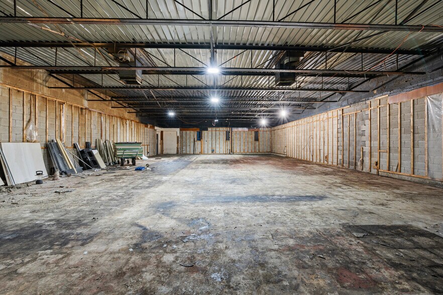 More Photos Of 15163 E 10 Mile Rd, Eastpointe Freestanding For Sale