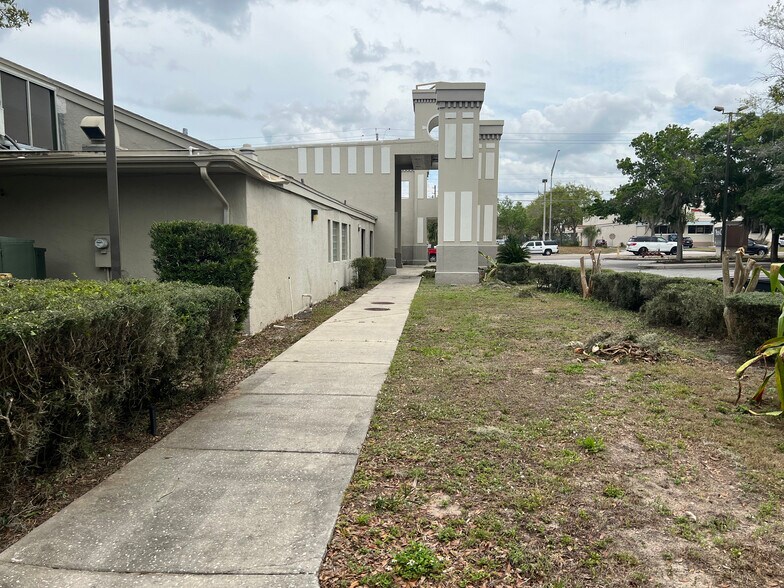 More Photos Of 455 6th St NW, Winter Haven Office For Lease