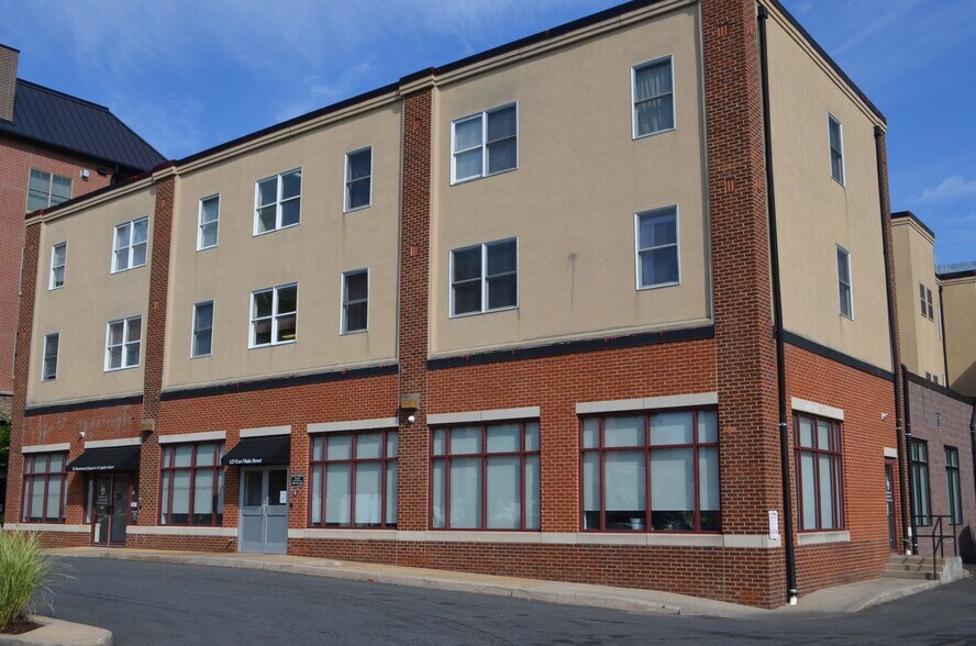 More Photos Of 125 E Main Street, Newark Office Residential For Lease