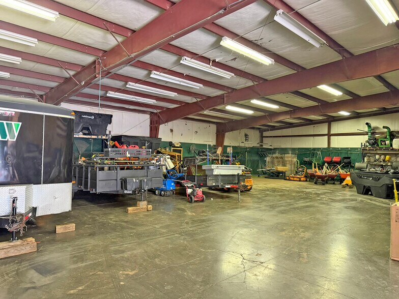 More Photos Of 129 Macarthur Ct, Nicholasville Warehouse For Lease