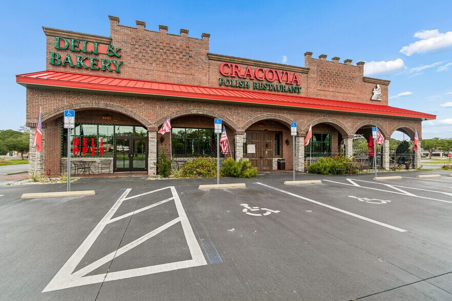 More Photos Of 3007 Commercial Way, Spring Hill Restaurant For Sale