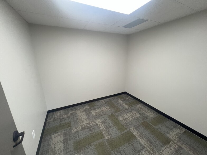 More Photos Of 300 3rd Ave SE, Rochester Coworking Space