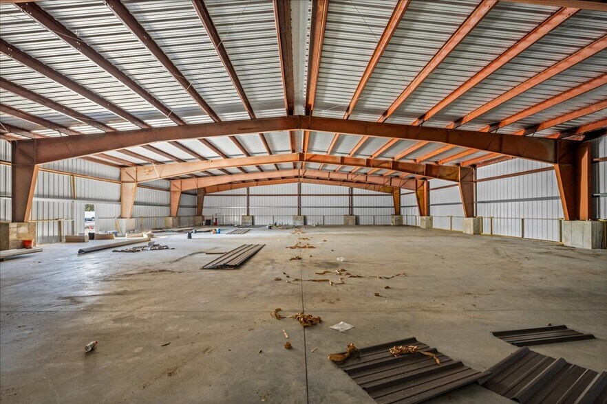 More Photos Of 15 Technology Dr, Auburn Warehouse For Lease