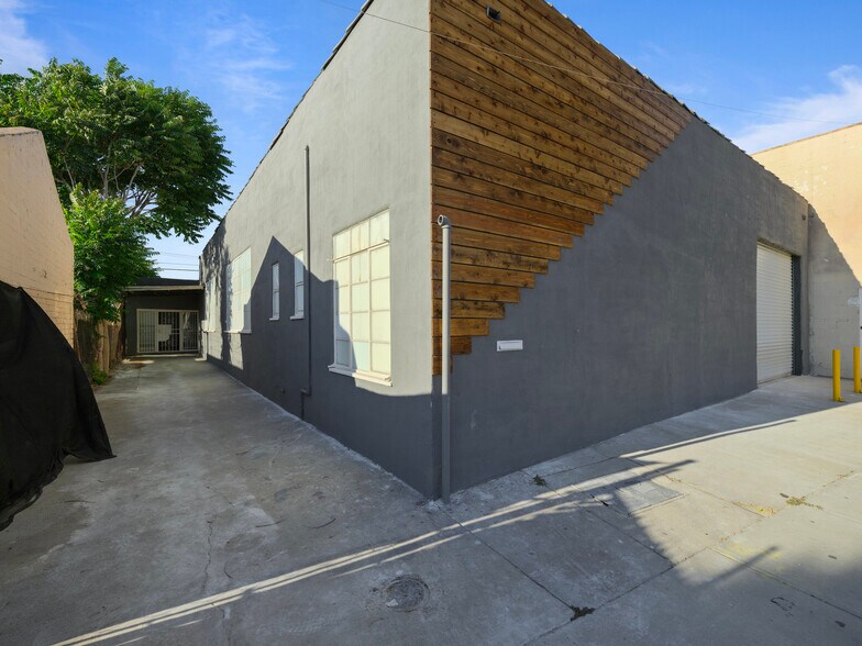More Photos Of 2215 Randolph St, Huntington Park Manufacturing For Sale