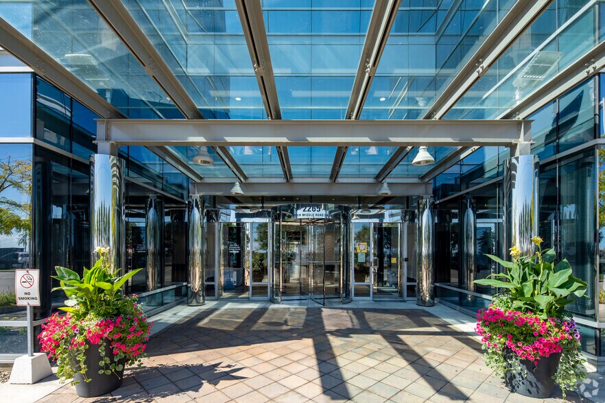 More Photos Of 2265 Upper Middle Rd E, Oakville Office For Lease