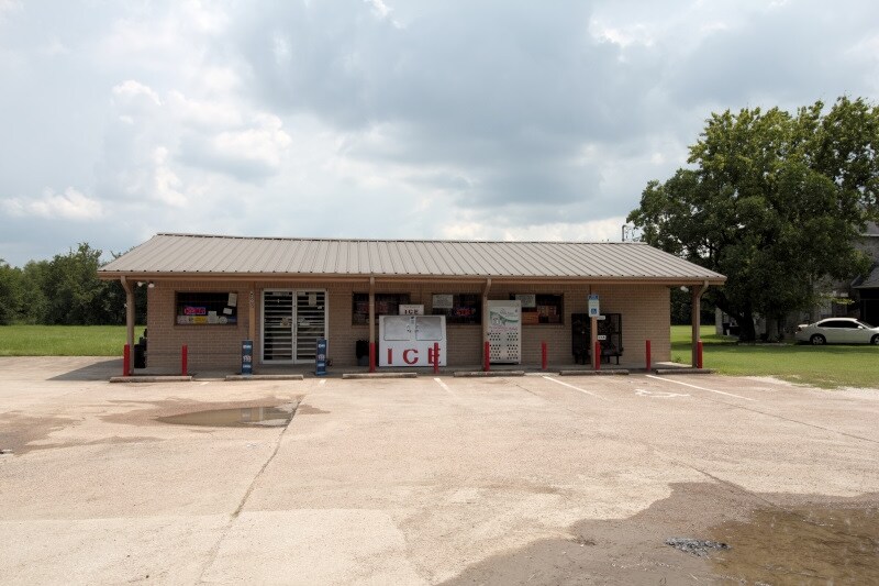 More Photos Of 6202 Brookside Rd, Brookside Village Service Station For Sale