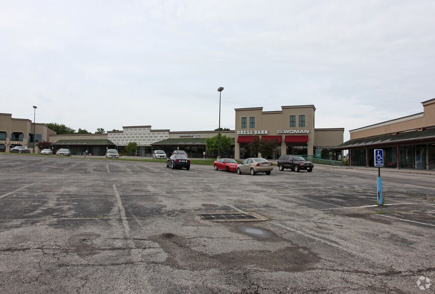 More Photos Of 1304-1336 W Old Highway 40, Odessa General Retail For Sale