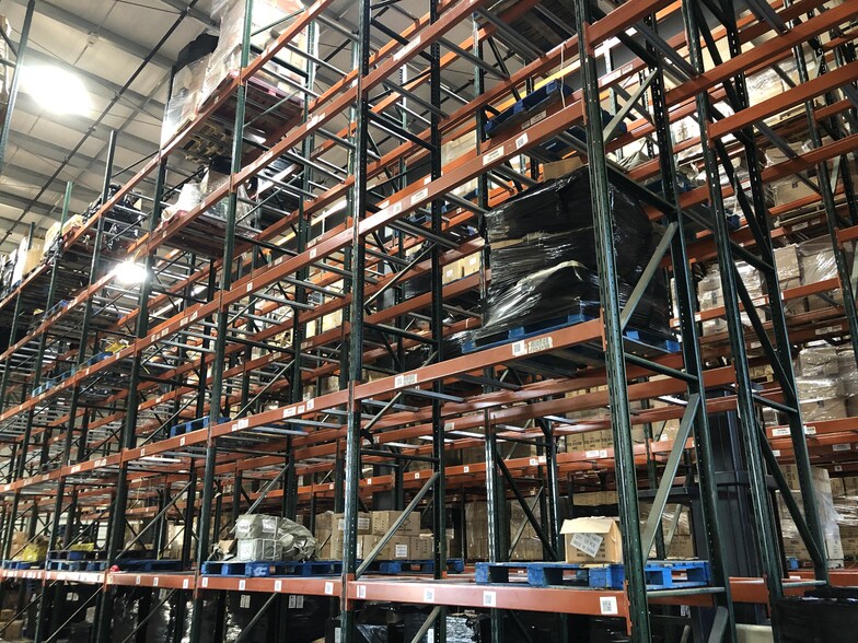 More Photos Of 105 W Dewey Ave, Wharton Warehouse For Lease