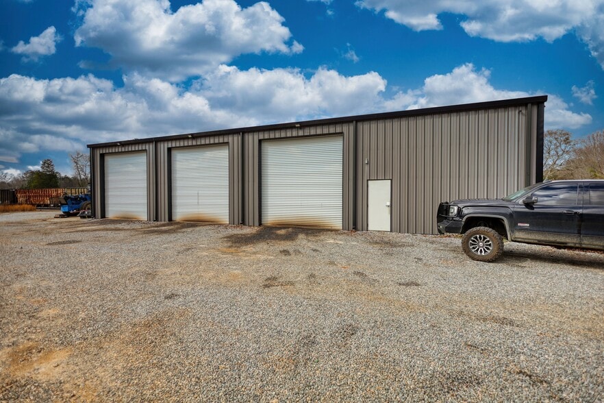 More Photos Of 200 Railroad St, Monticello Industrial For Sale