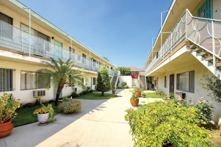 More Photos Of 2821 Randolph St, Huntington Park Apartments For Sale