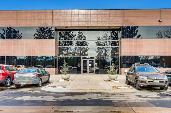 More Photos Of 2121 S Blackhawk St, Aurora Office For Lease