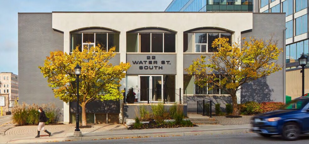 More Photos Of 22 Water St S, Kitchener Office For Lease